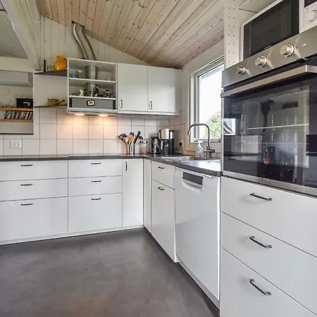 Amazing In W/ 3 Bedrooms Bogense