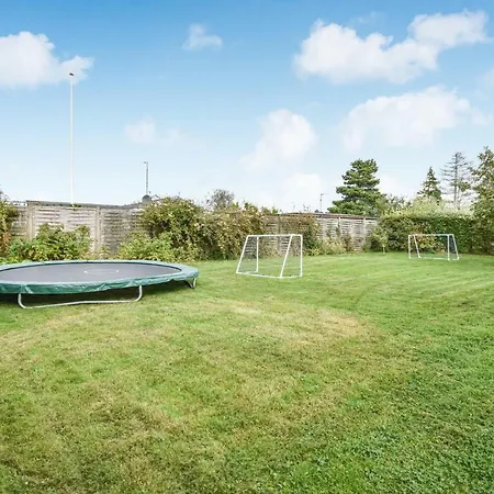 Amazing In W/ 3 Bedrooms Semesterbostad *